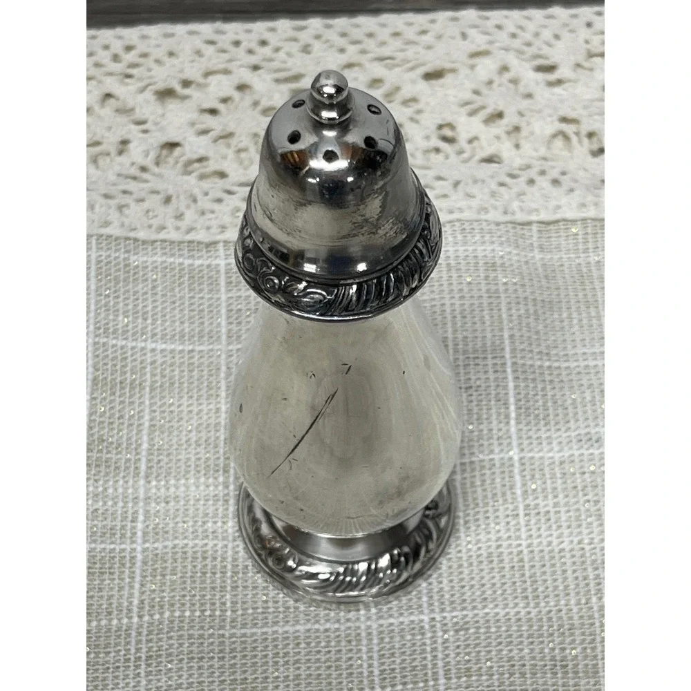 Oneida Henley Community‎ Salt Pepper Shaker Silver Plate Vintage Ornate 4.75